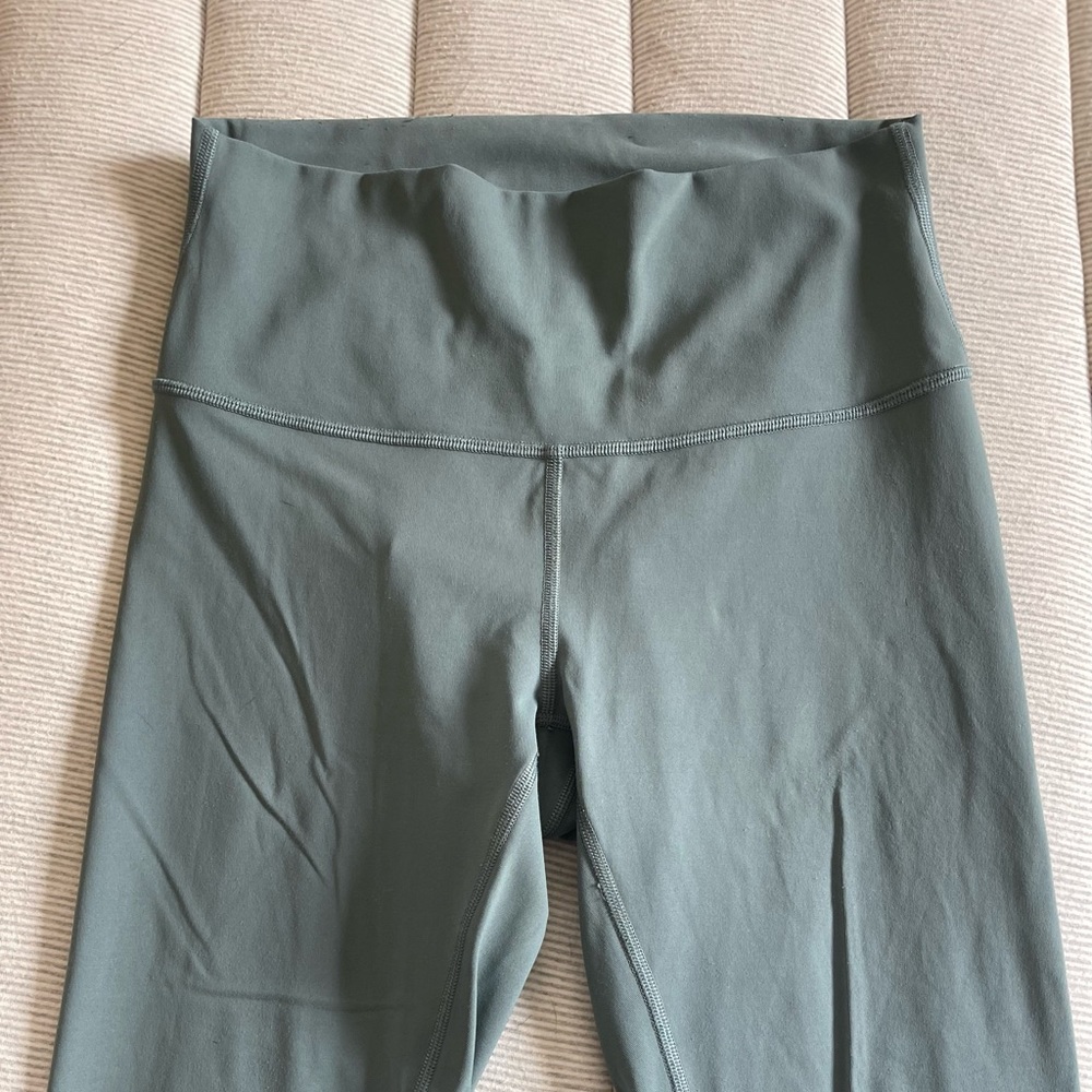 Wonder Under Lululemon leggings